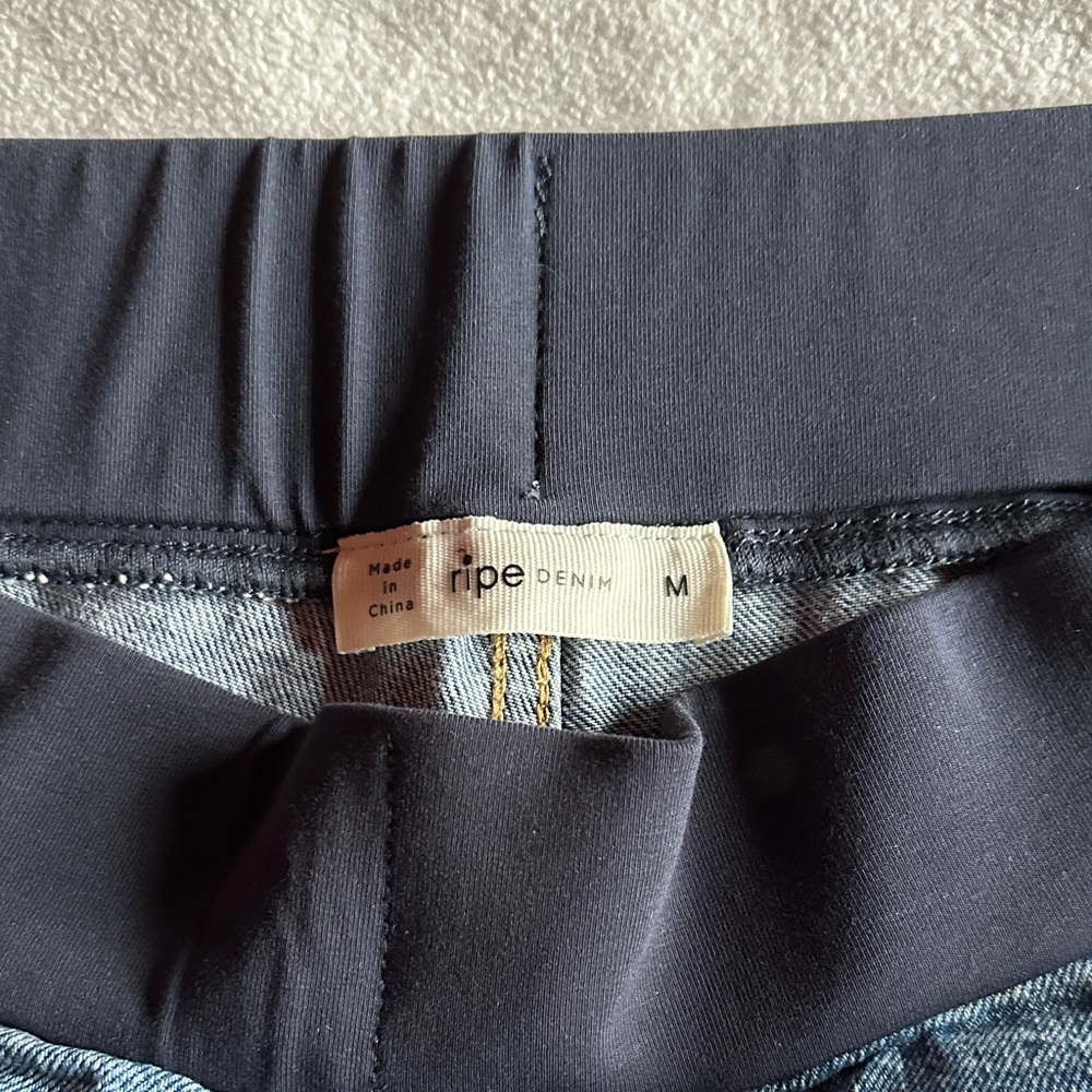 Ripe Maternity Brooklyn Denim Shorts with Wide Waistband - Picture 5 of 6
